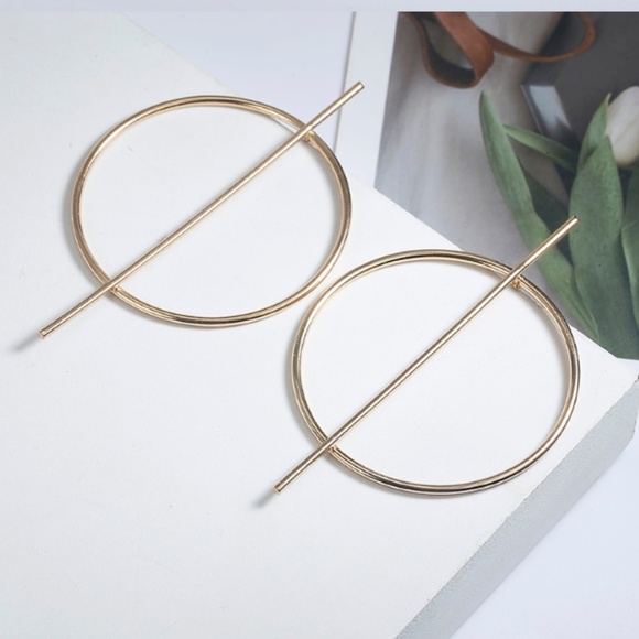 "Infinity & Beyond" Minimalist Cute Hoop Earrings - Picture 4 of 8